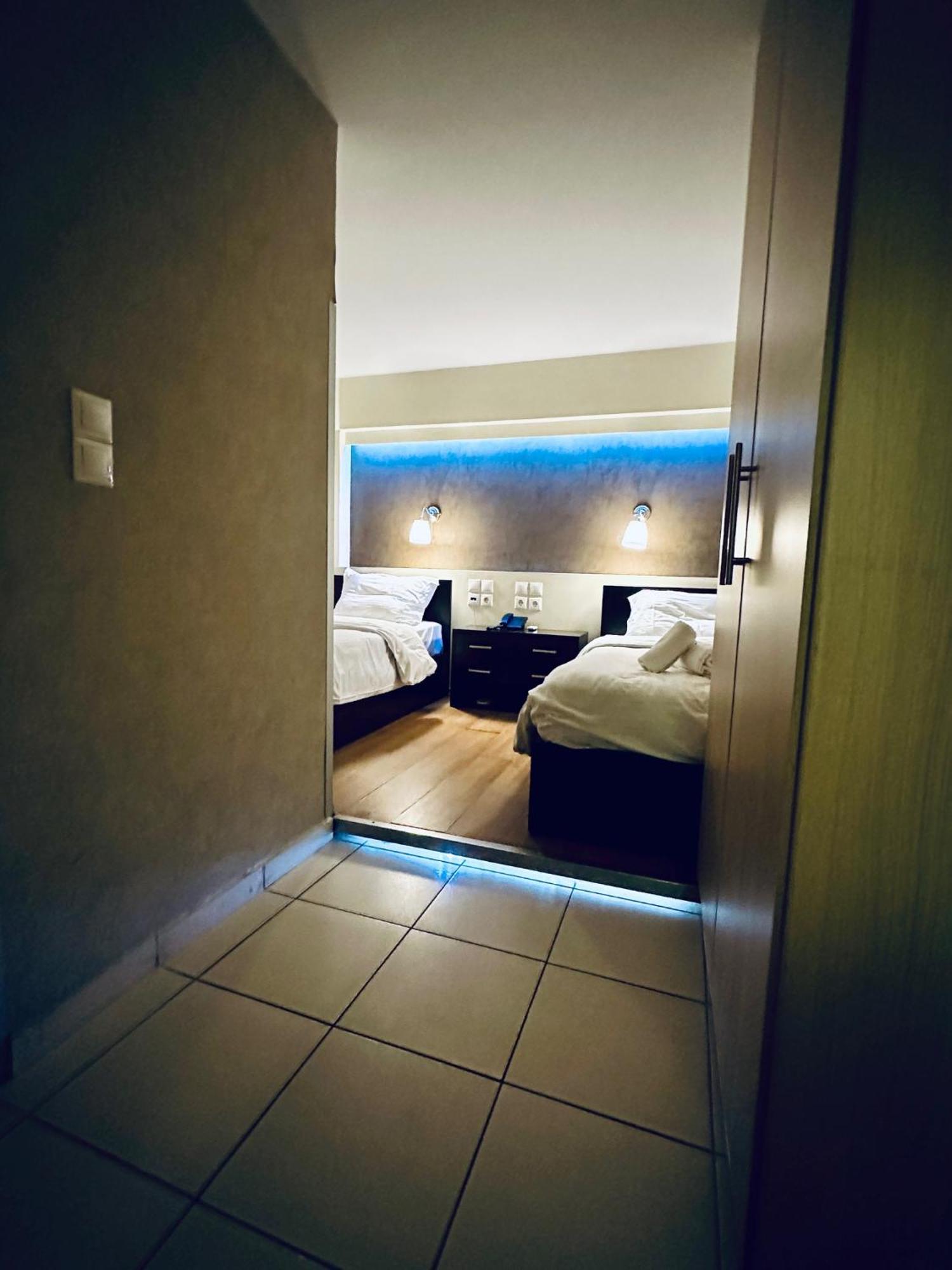 Mc Queen Rooms & Apartments Atenas Exterior foto