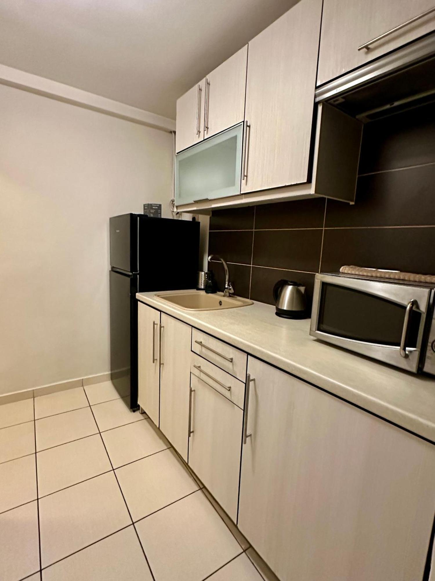 Mc Queen Rooms & Apartments Atenas Exterior foto